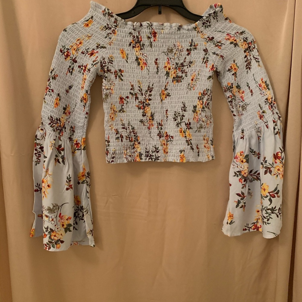 Ribbed Floral Blue Flare Sleeve Shirt